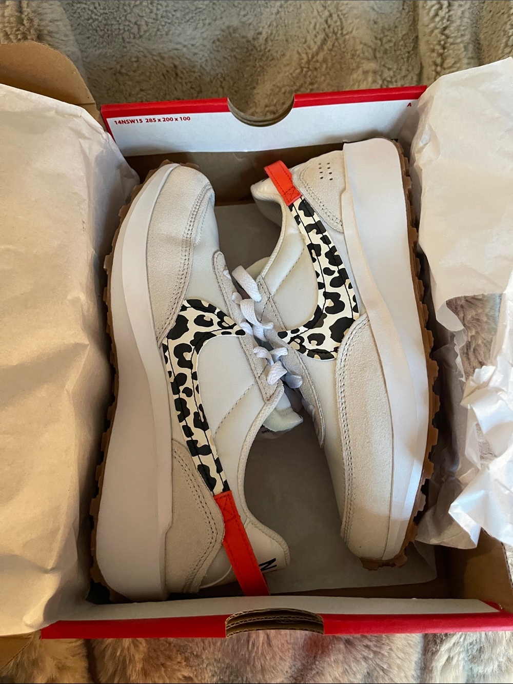 New women’s Nike waffle debut white orange and leopard- size 7.5 in box nwt - Picture 7 of 7